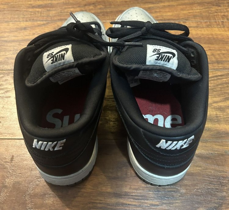 Supreme Dunks
