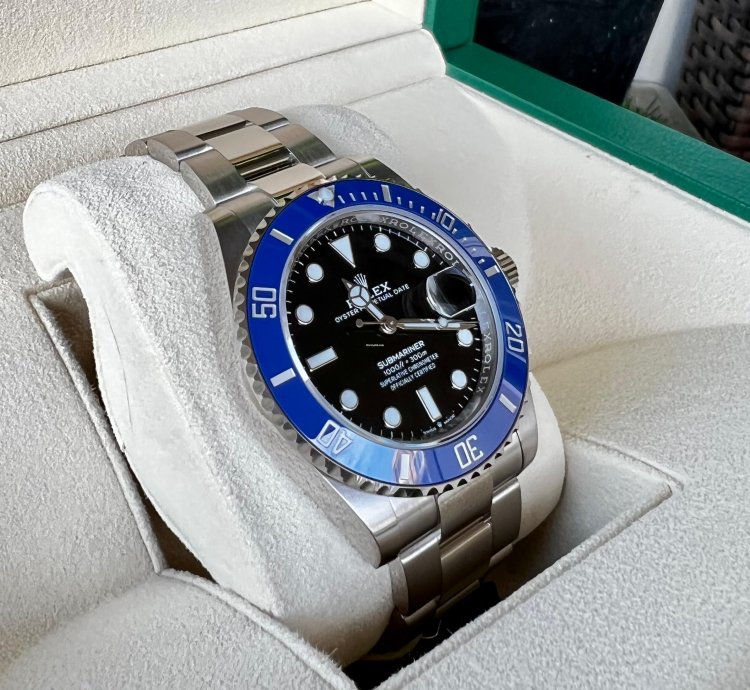 Rolex Submariner Date White Gold Submariner Unworn below Msrp - Unsized