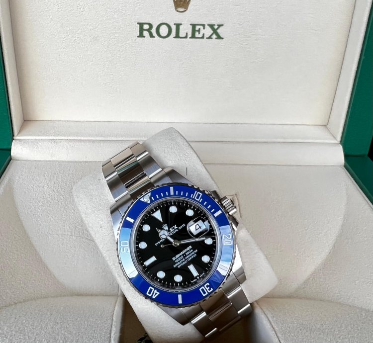Rolex Submariner Date White Gold Submariner Unworn below Msrp - Unsized