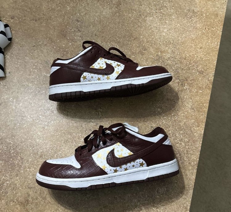 Supreme Dunks Brown Size 8