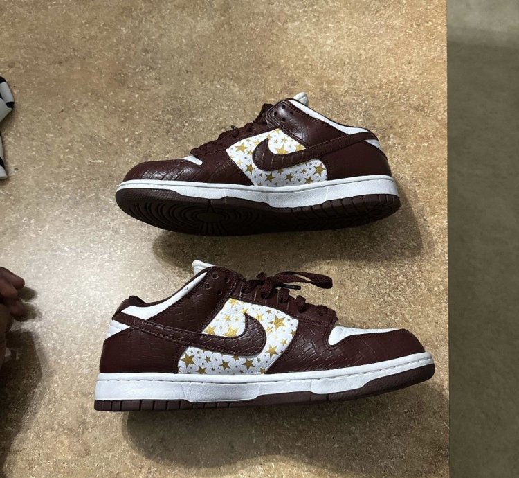 Supreme Dunks Brown Size 8