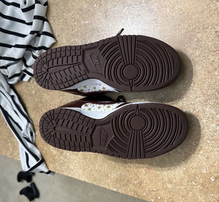 Supreme Dunks Brown Size 8