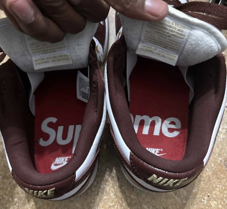 Supreme Dunks Brown Size 8