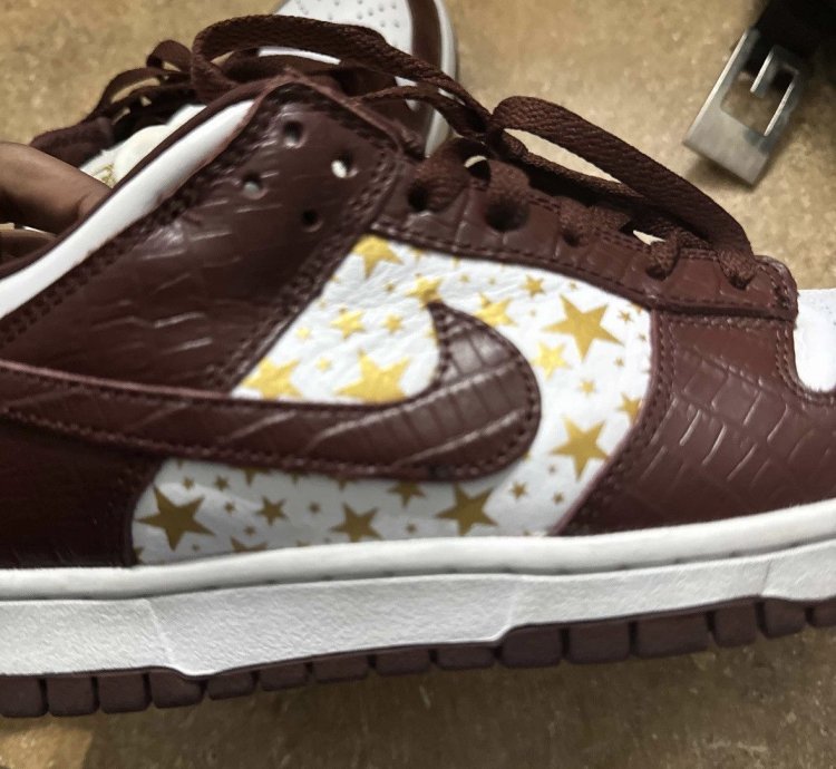 Supreme Dunks Brown Size 8