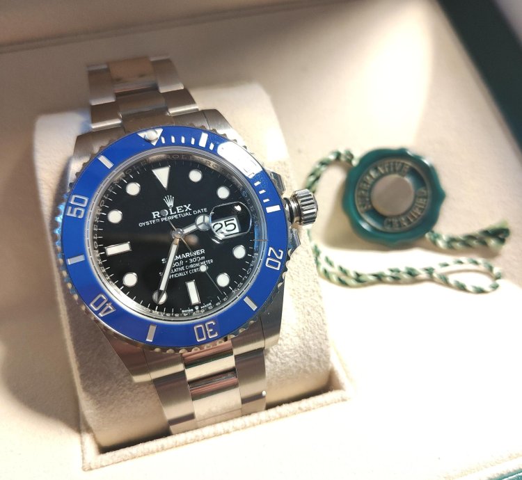 Rolex Submariner Date White Gold Unworn Full Set 2022 Official Rolex Warranty