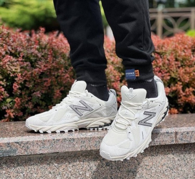 Newbalance 610 Nimbus Cloud White Sneakers