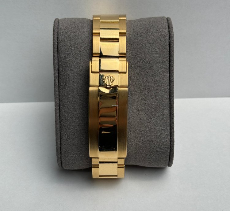 Rolex Submariner Date Yellow Gold 40mm Blue Dial Oyster