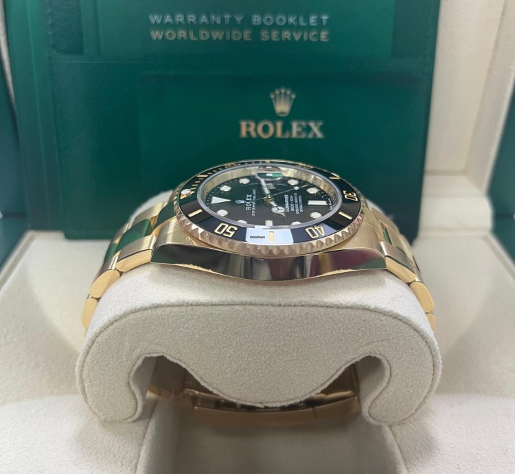 Rolex Submariner Date Yellow Gold Submariner Date Watch - Black Bezel - Black Dial 126618ln