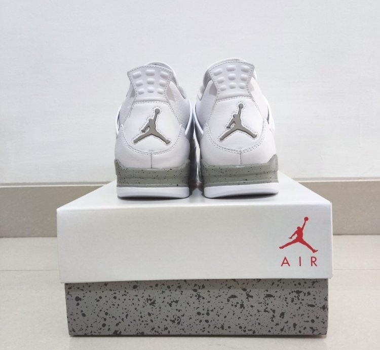 Air Jordan 4 Retro White Oreo