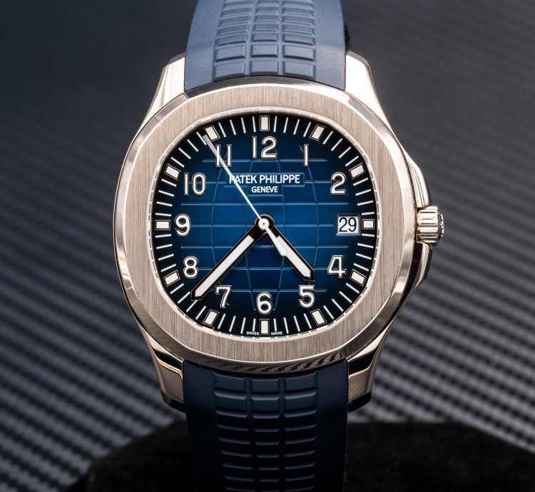 Patek Philippe Aquanaut 5168g Blue Dial 42mm Full Set
