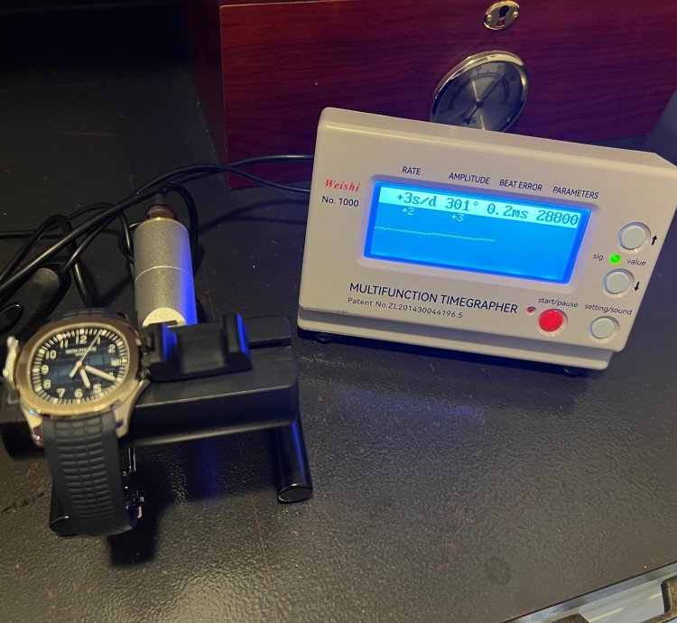 Patek Philippe Aquanaut 5168g Blue Dial 42mm Full Set