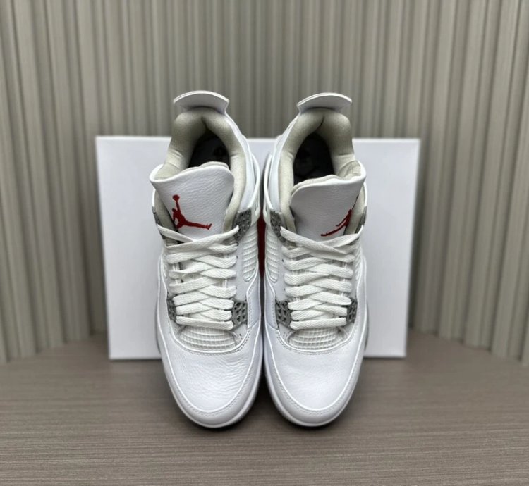 Air Jordan 4 Retro White Oreo