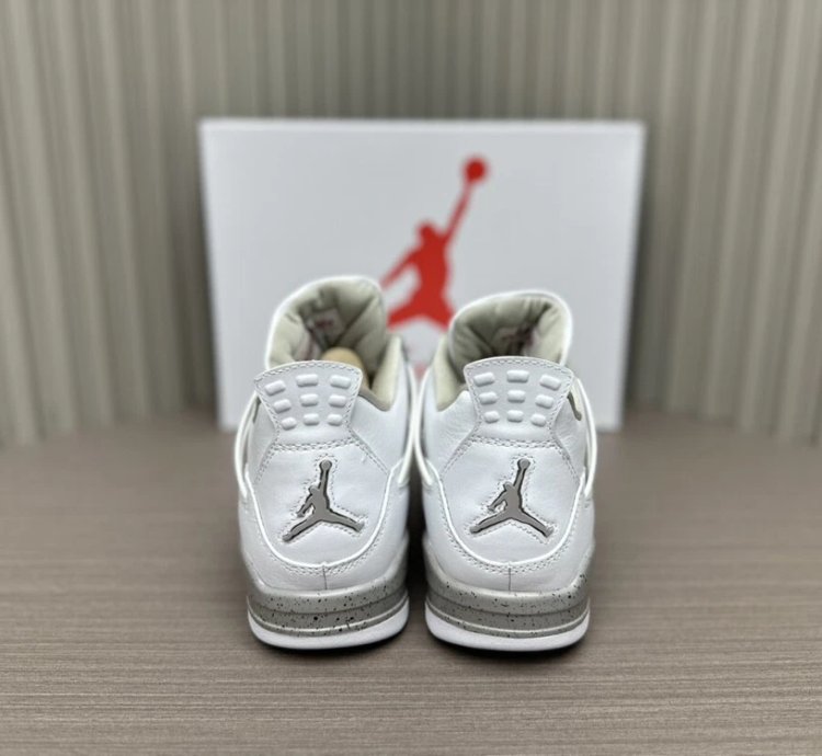 Air Jordan 4 Retro White Oreo