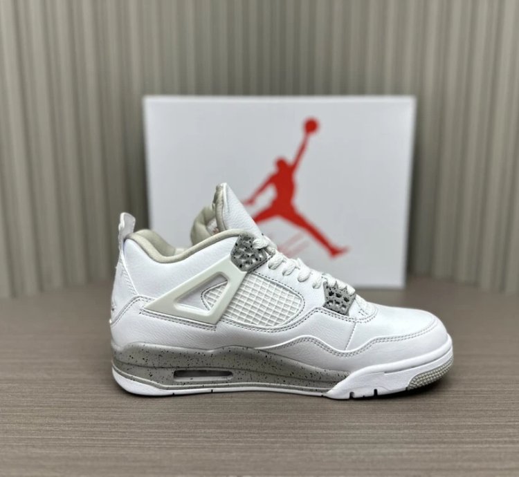 Air Jordan 4 Retro White Oreo