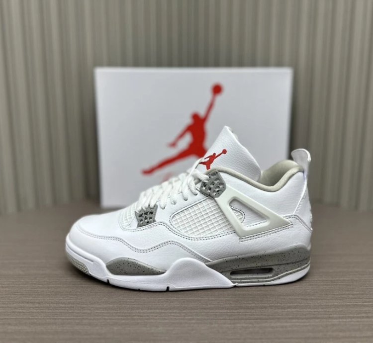 Air Jordan 4 Retro White Oreo