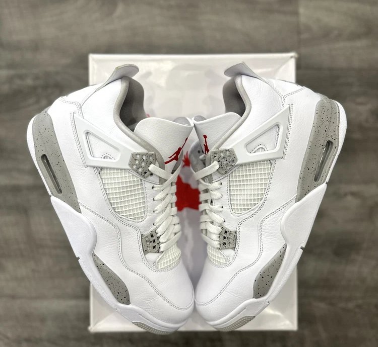 Air Jordan 4 Retro White Oreo