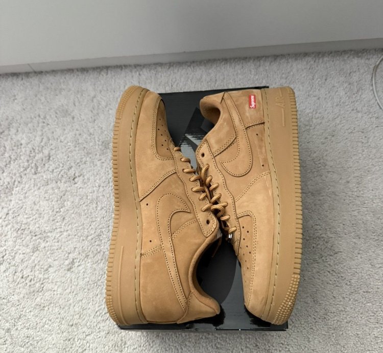 Supreme Nike Air Force 1 Flax