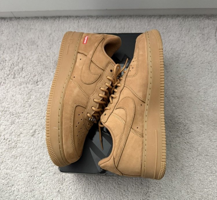 Supreme Nike Air Force 1 Flax