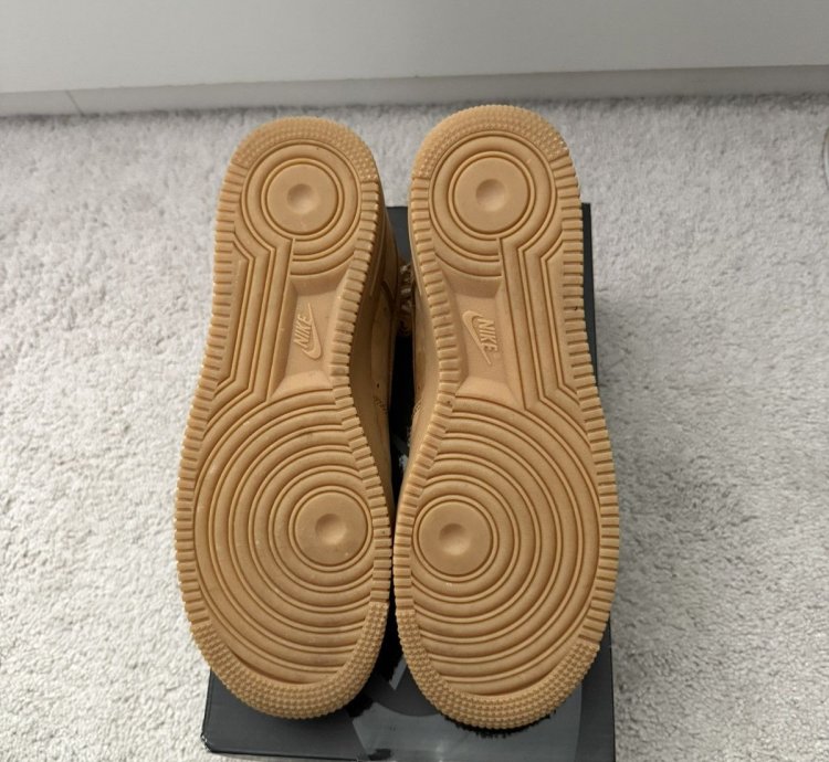 Supreme Nike Air Force 1 Flax