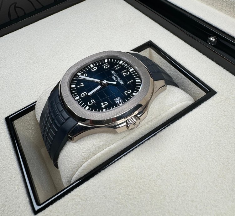Patek Philippe Aquanaut 5168g-001