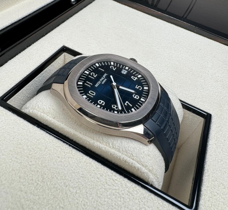 Patek Philippe Aquanaut 5168g-001