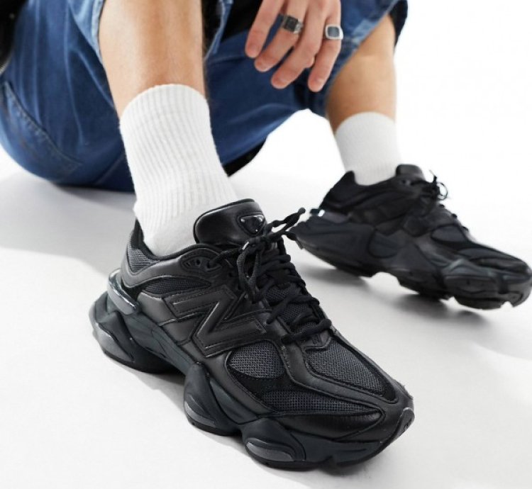 Newbalance 9060 Triple Black Sneakers