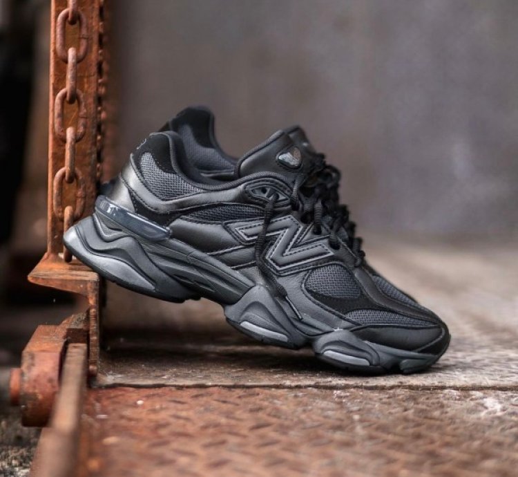 Newbalance 9060 Triple Black Sneakers