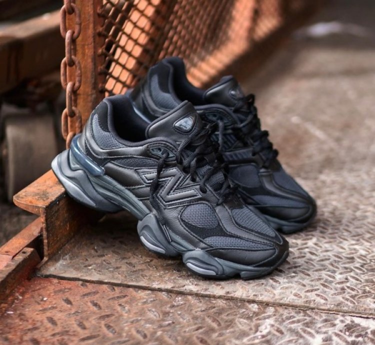 Newbalance 9060 Triple Black Sneakers