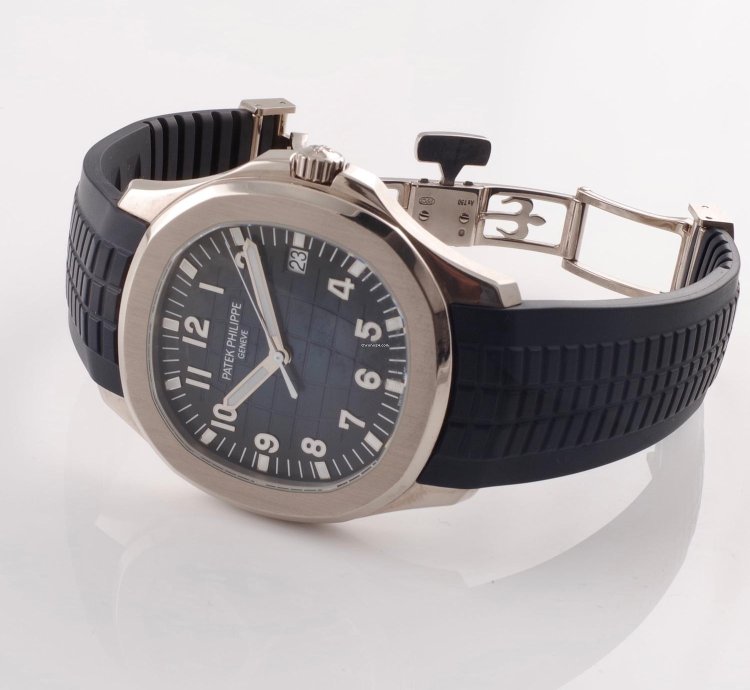 Patek Philippe Aquanaut 5168g-001 18k White Gold Blue Dial