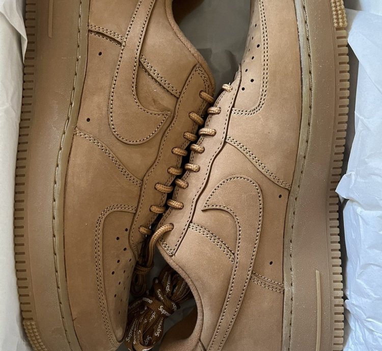 Supreme Nike Air Force 1 Low