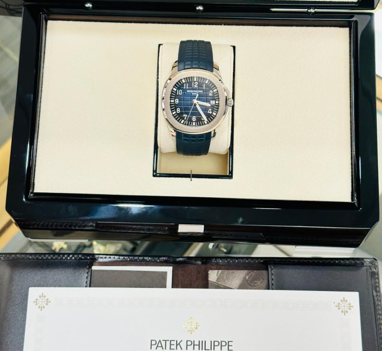 Patek Philippe Aquanaut 5168g-001 Aquanaut Blue Dial 42mm White Gold Watch Box And Papers