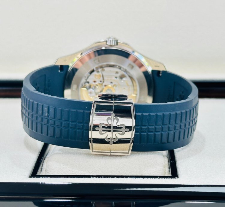 Patek Philippe Aquanaut 5168g-001 Aquanaut Blue Dial 42mm White Gold Watch Box And Papers