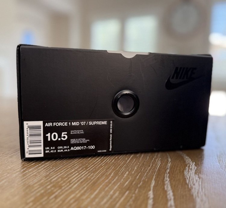 Supreme Nike Air Force 1 Mid 07 rare Never Worn