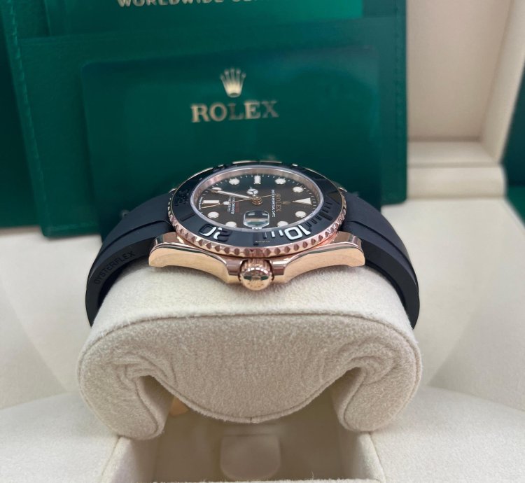 Rolex Yacht-master 37 37mm Rose Gold - Black Dial - Oysterflex Strap 268655
