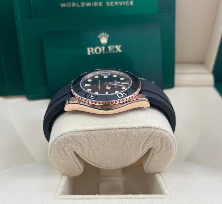 Rolex Yacht-master 37 37mm Rose Gold - Black Dial - Oysterflex Strap 268655