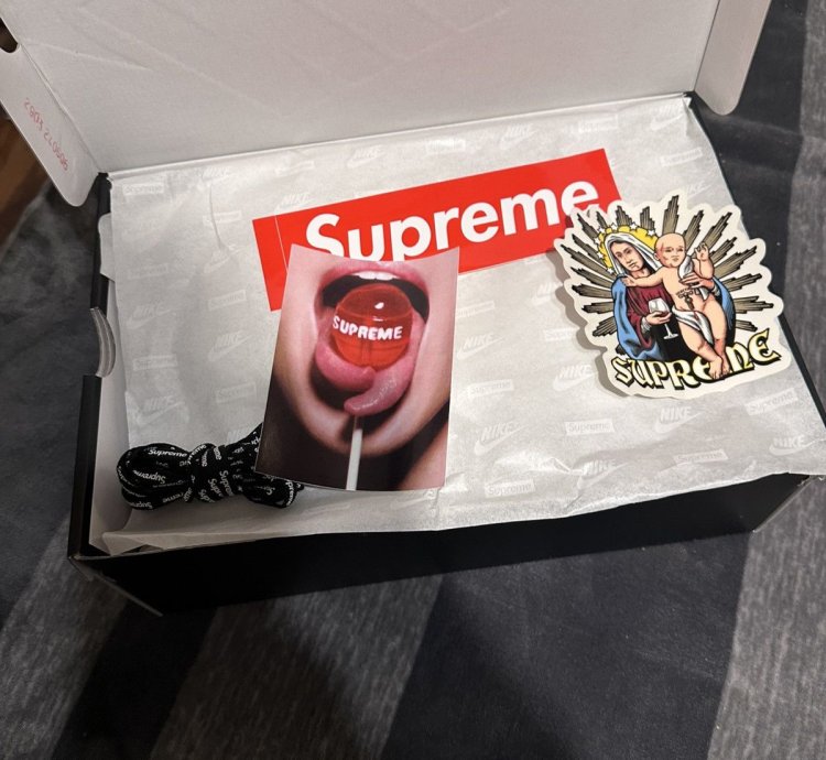 Supreme Nike Air Force 1 Mid Fz8784-001