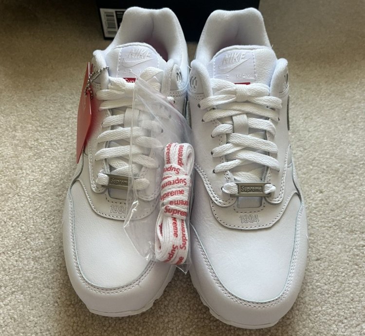 Supreme Nike Air Max 1