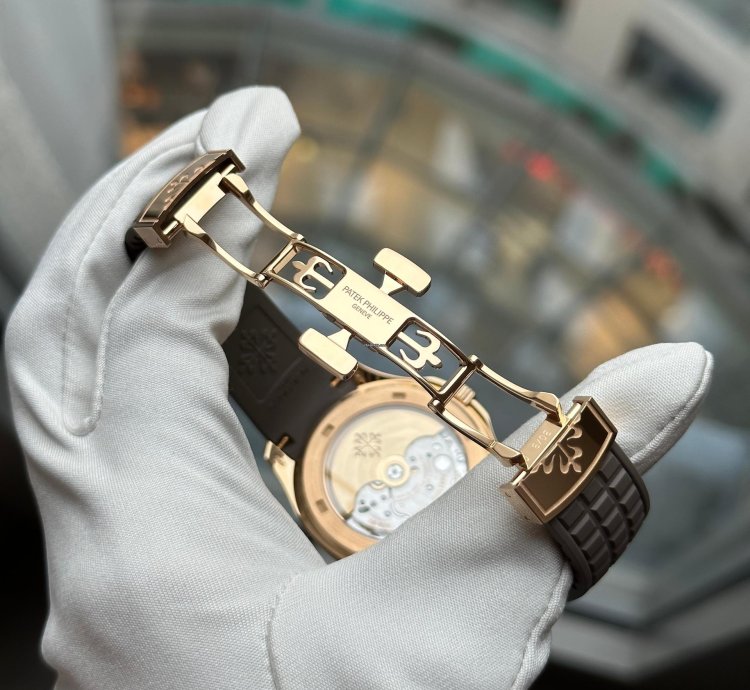 Patek Philippe Aquanaut 5268 200r-010