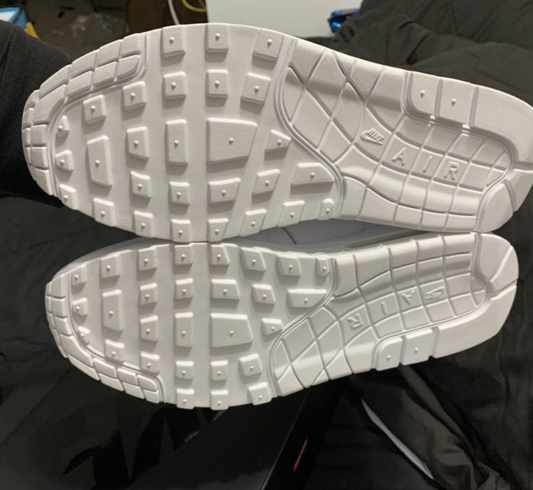 Supreme Nike Air Max 1 87 Sp Triple White - Size 9