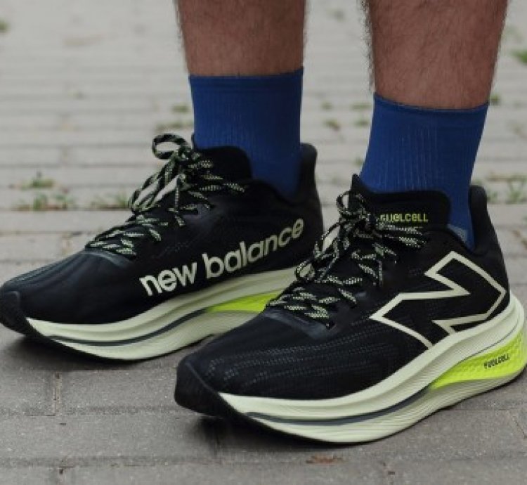 Newbalance Fuelcell Supercomp Trainer V2 Black Sneakers