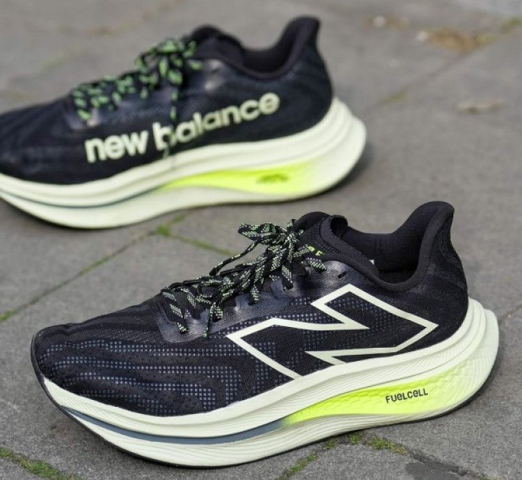 Newbalance Fuelcell Supercomp Trainer V2 Black Sneakers