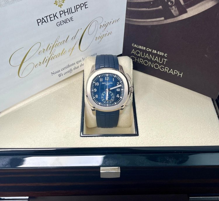 Patek Philippe Aquanaut 5968g Aquanaut Blue Dial 2021 - Excellent Condition