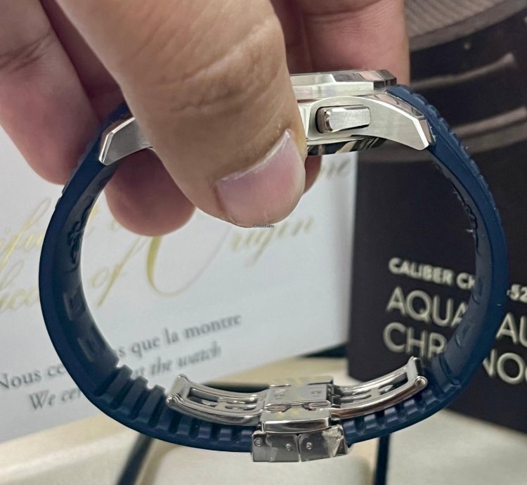 Patek Philippe Aquanaut 5968g Aquanaut Blue Dial 2021 - Excellent Condition
