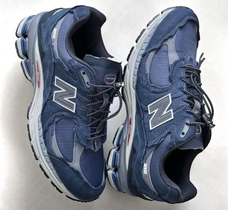 Newbalance Nb 2002r Protection Pack Navy Blue Running Shoes