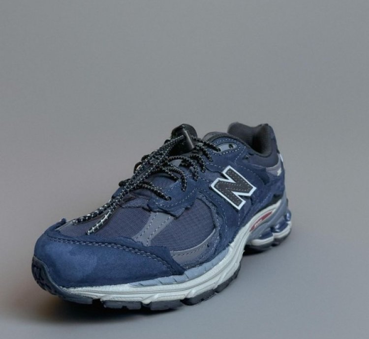 Newbalance Nb 2002r Protection Pack Navy Blue Running Shoes