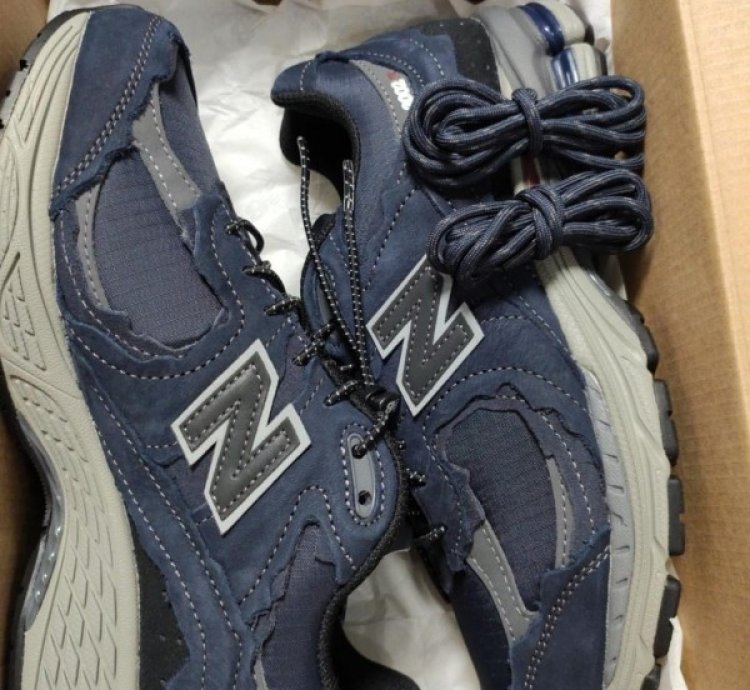 Newbalance Nb 2002r Protection Pack Navy Blue Running Shoes