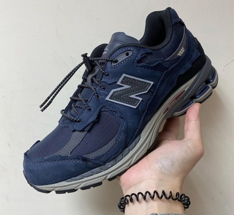 Newbalance Nb 2002r Protection Pack Navy Blue Running Shoes