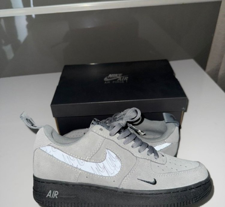 Nik E Air Force 1 07 Cool Grey Reflective Sneakers