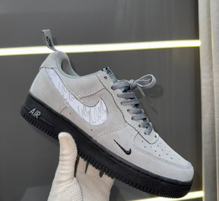 Nik E Air Force 1 07 Cool Grey Reflective Sneakers