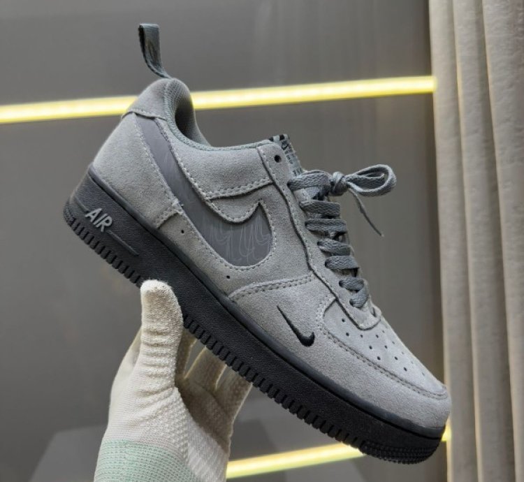 Nik E Air Force 1 07 Cool Grey Reflective Sneakers